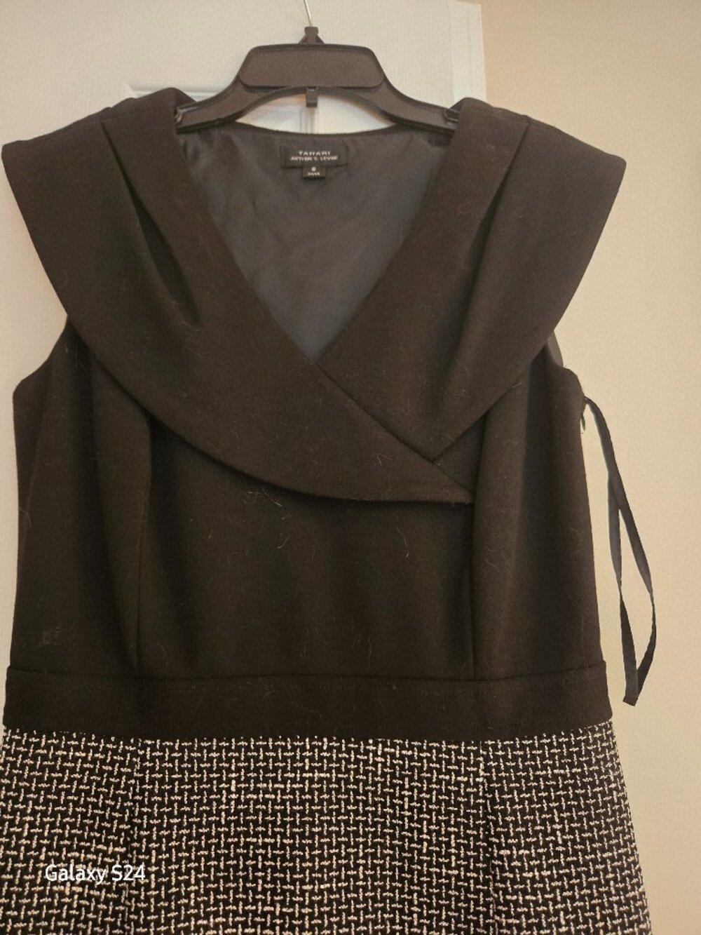 Tahari Arthur S. Levine Black Tweed Sheath Dress Size 6 Career Cocktail
